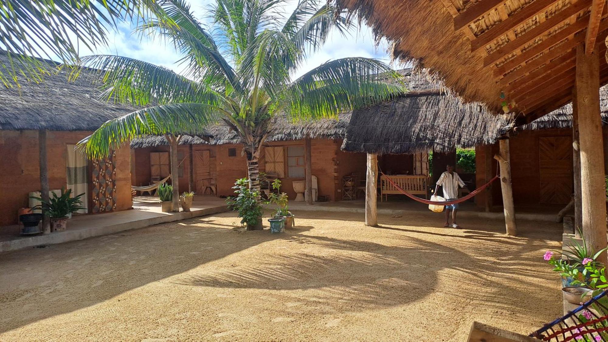 Hotel Nguel Du Saloum - Chez Abdou Et Mar Mar Lodj Exterior foto