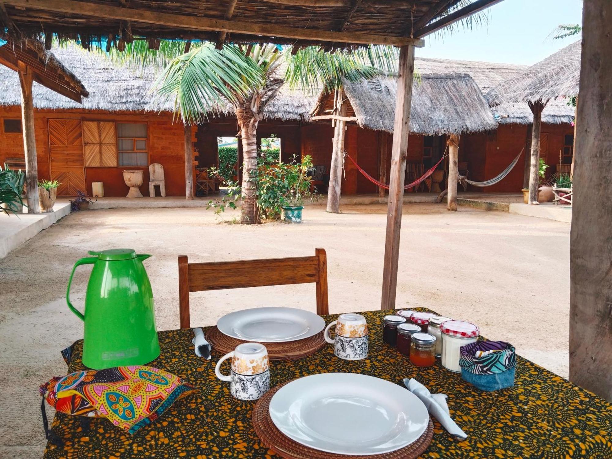 Hotel Nguel Du Saloum - Chez Abdou Et Mar Mar Lodj Exterior foto